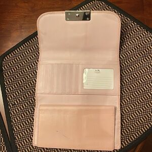 Coach Leather Checkbook Wallet
TriFold Snap Pink NWOB